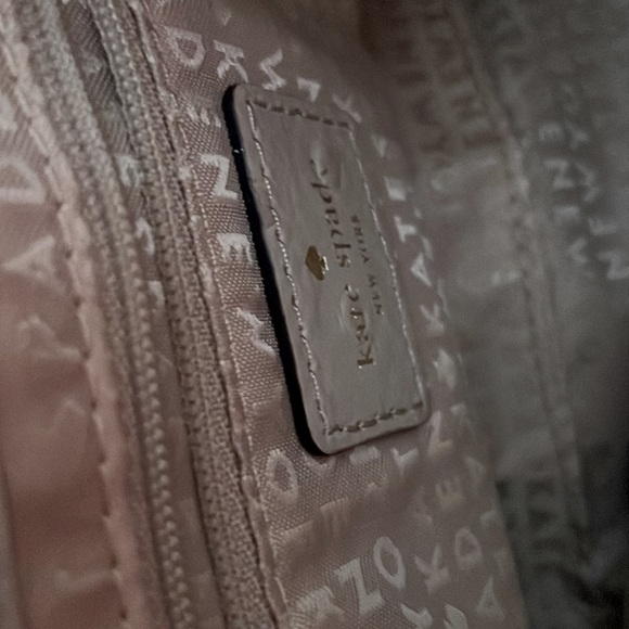 Kate Spade faux ostrich tan leather handbag. - Picture 6 of 6